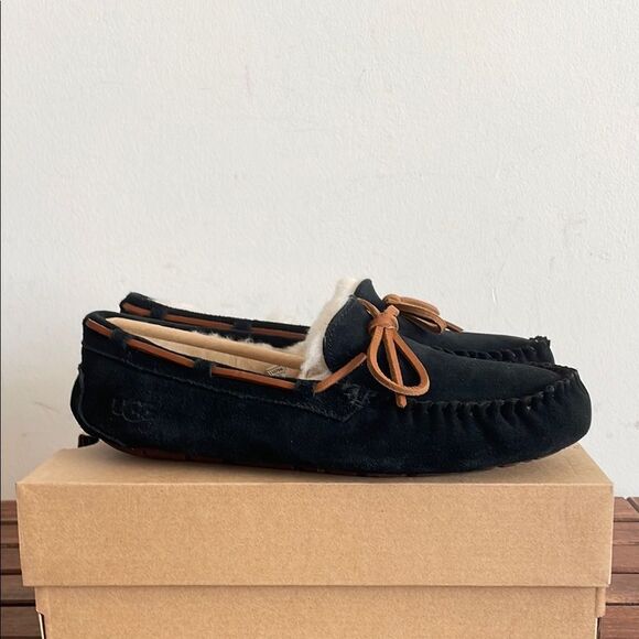 UGG Women's Dakota Slippers Black USA Women Size 7/UK 5/EU 38 - Picture 6 of 12